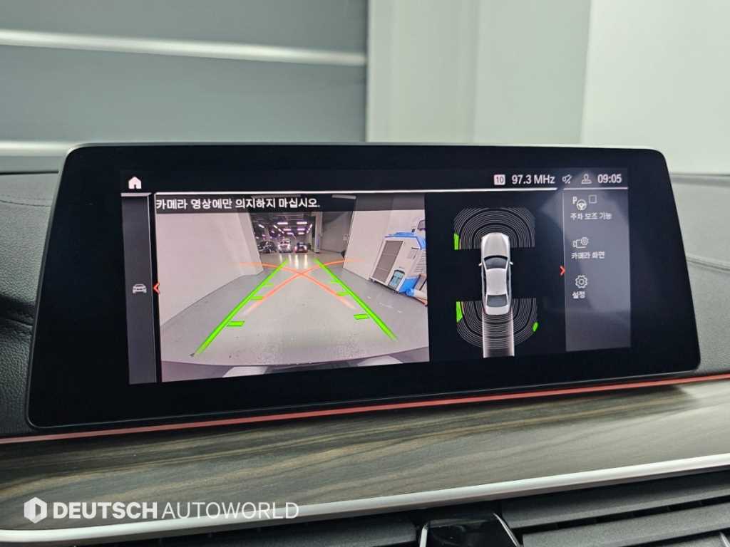 BMW 5-Series — photo 15