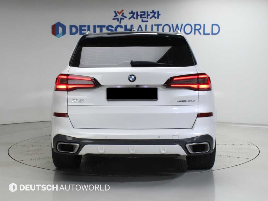 BMW X5 — photo 04
