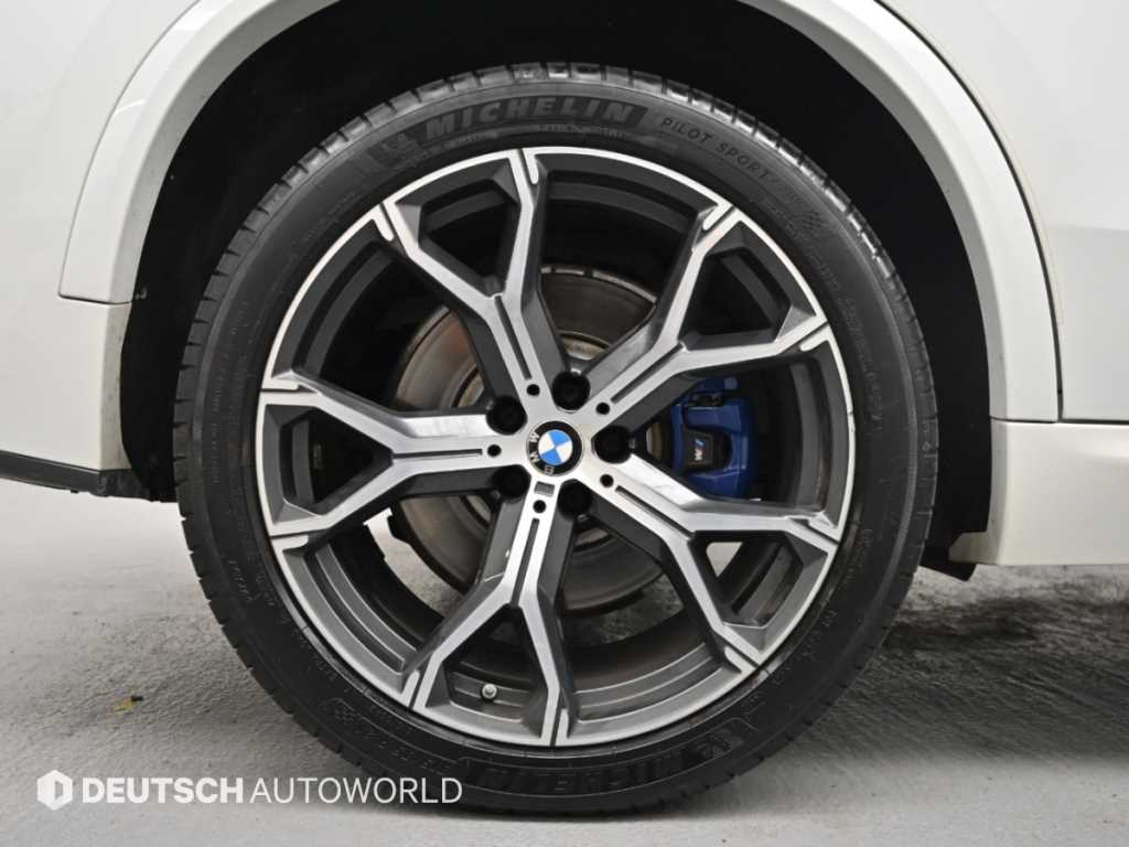 BMW X5 — photo 05