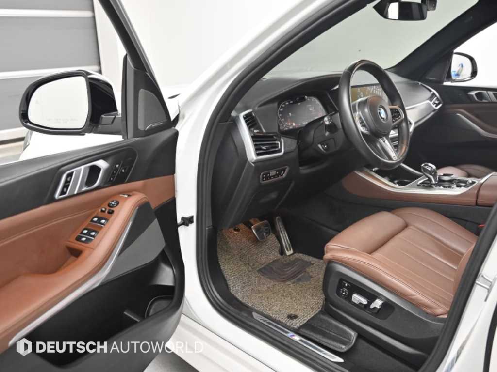 BMW X5 — photo 11