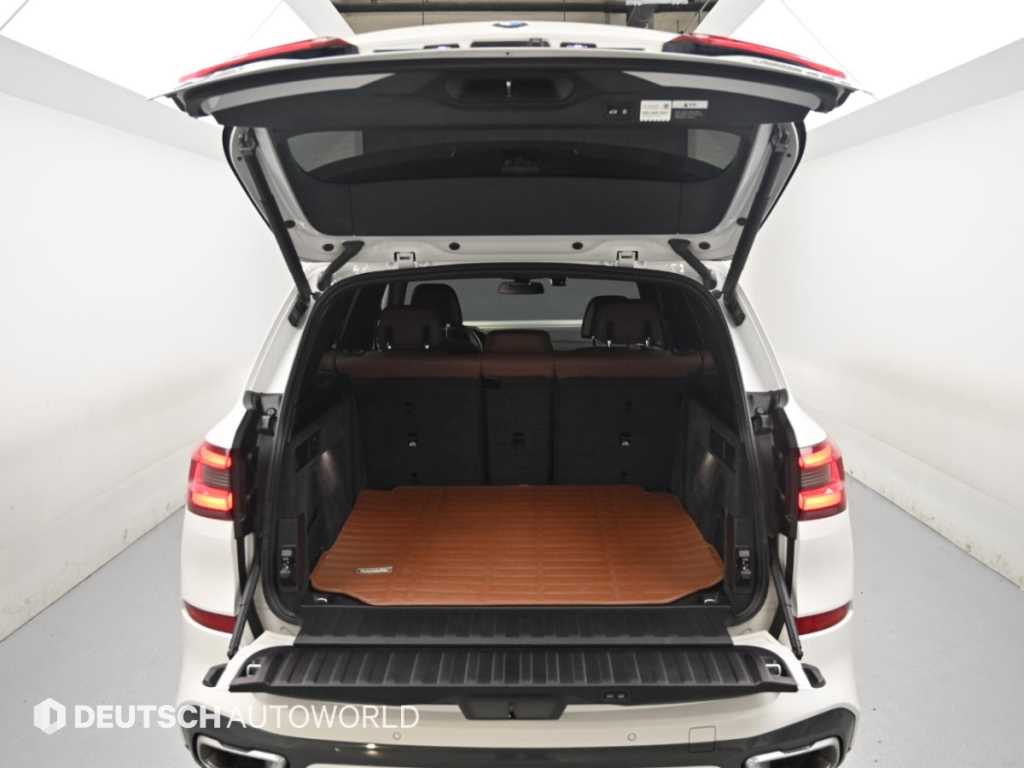 BMW X5 — photo 19