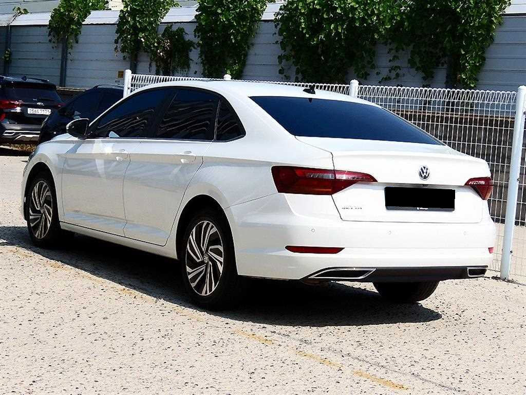 Volkswagen Jetta — photo 03