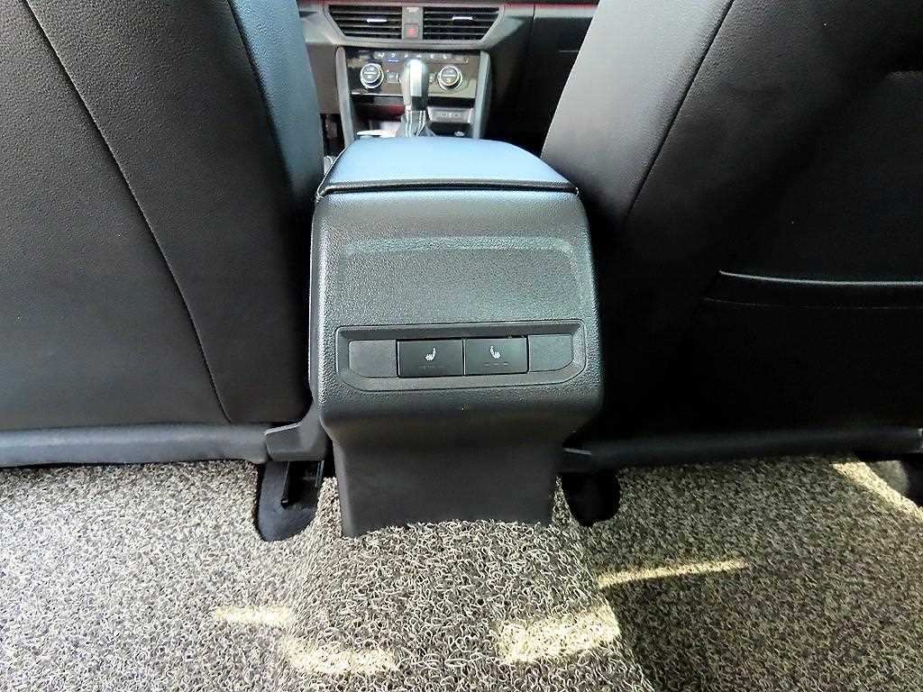 Volkswagen Jetta — photo 16