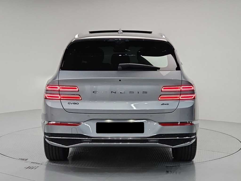 Genesis GV80 — photo 03