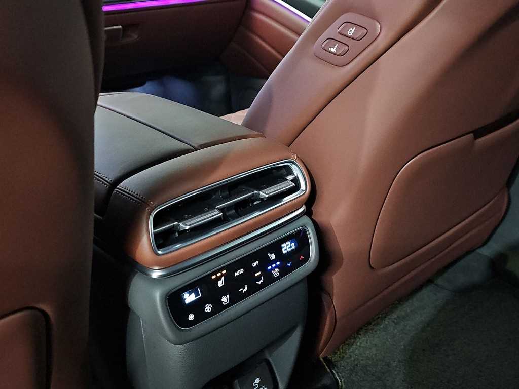 Genesis GV80 — photo 13