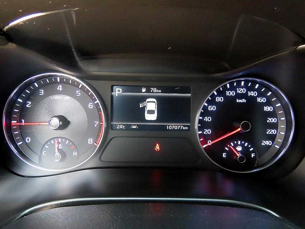 Kia K3 — photo 09