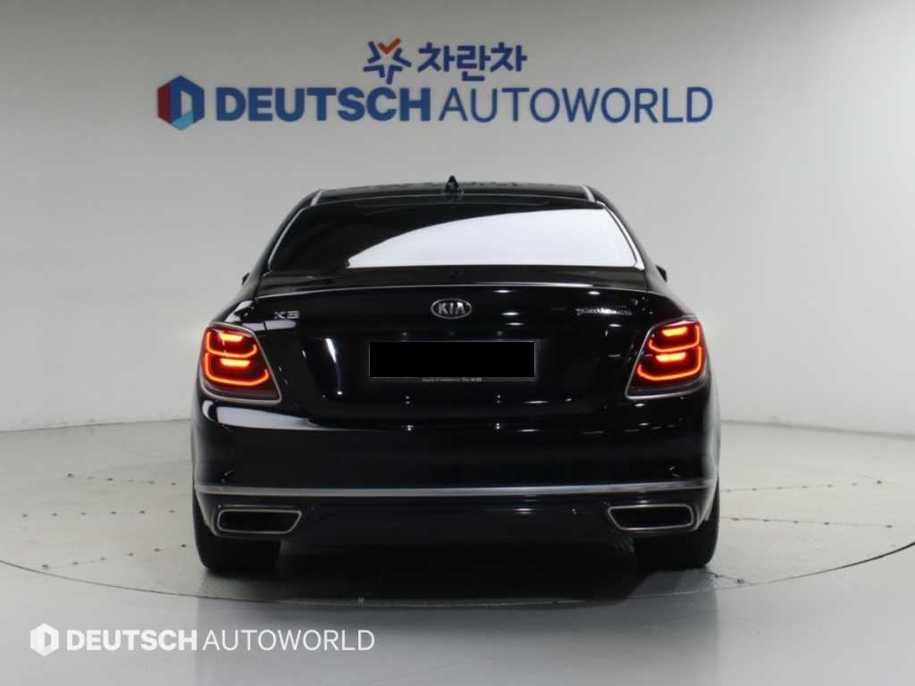 Kia K9 — photo 04