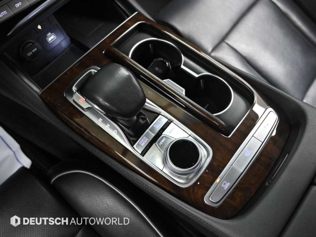 Kia K9 — photo 09
