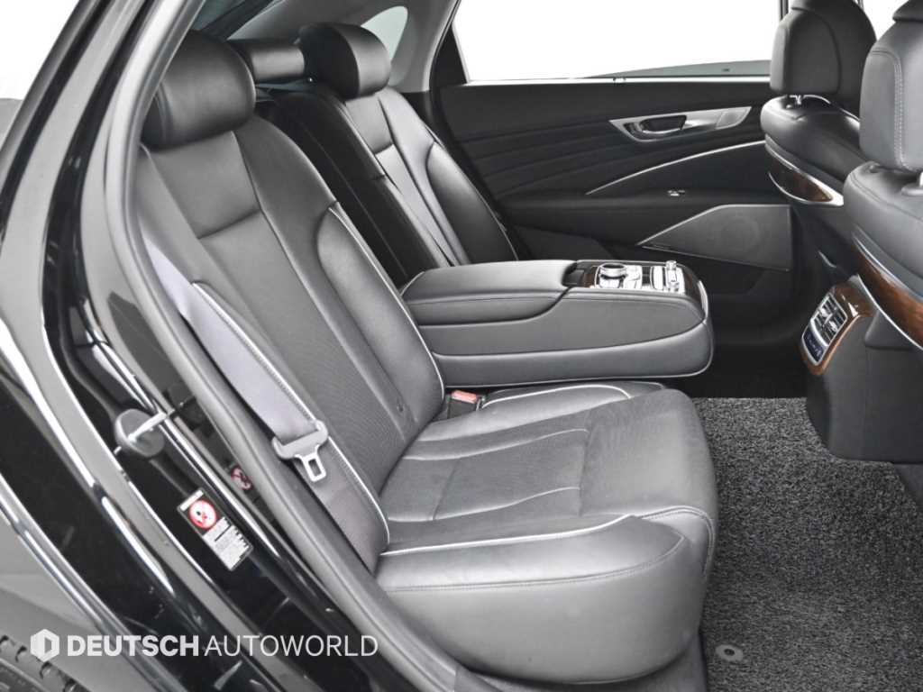 Kia K9 — photo 12