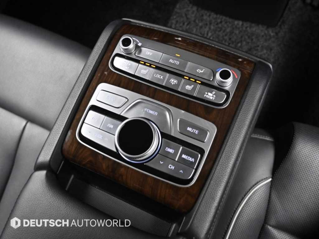 Kia K9 — photo 16