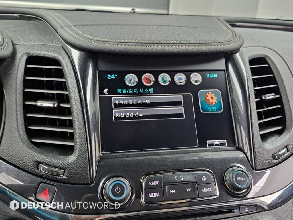 CHEVROLET Impala — photo 18