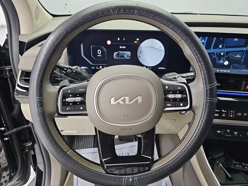 Kia Carnival — photo 09
