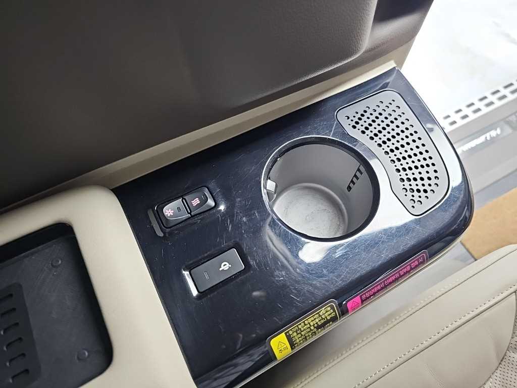 Kia Carnival — photo 16