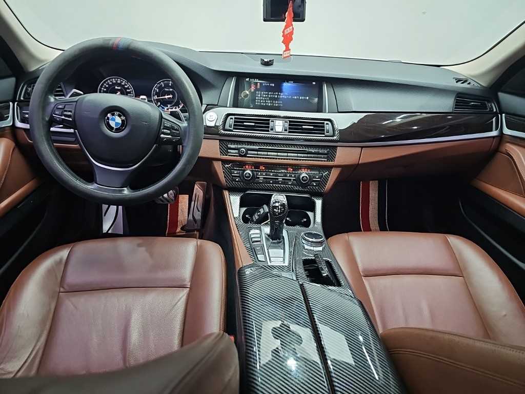 BMW 5-Series — photo 07