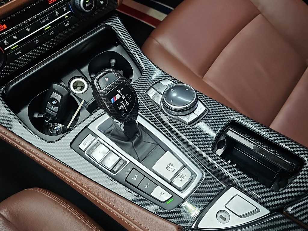 BMW 5-Series — photo 08
