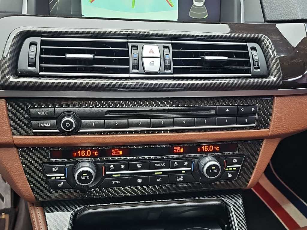 BMW 5-Series — photo 10