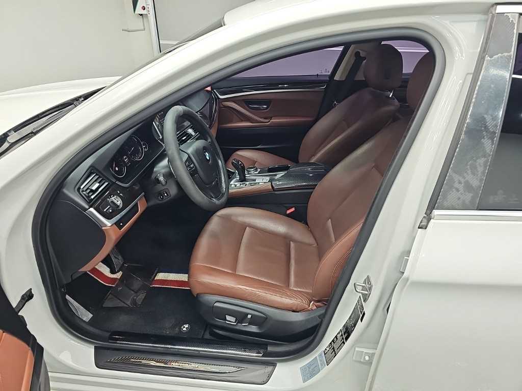 BMW 5-Series — photo 11