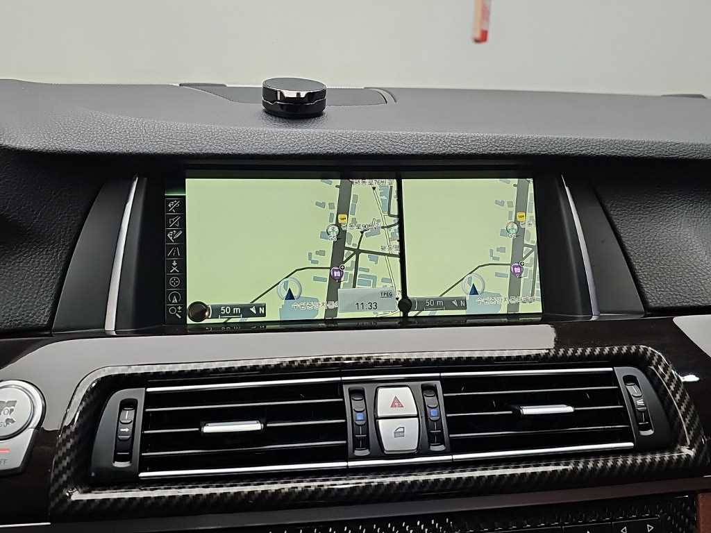 BMW 5-Series — photo 16