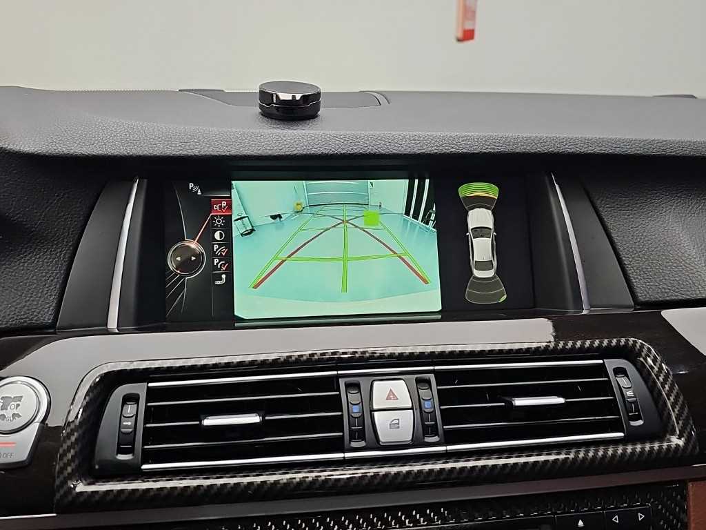 BMW 5-Series — photo 17