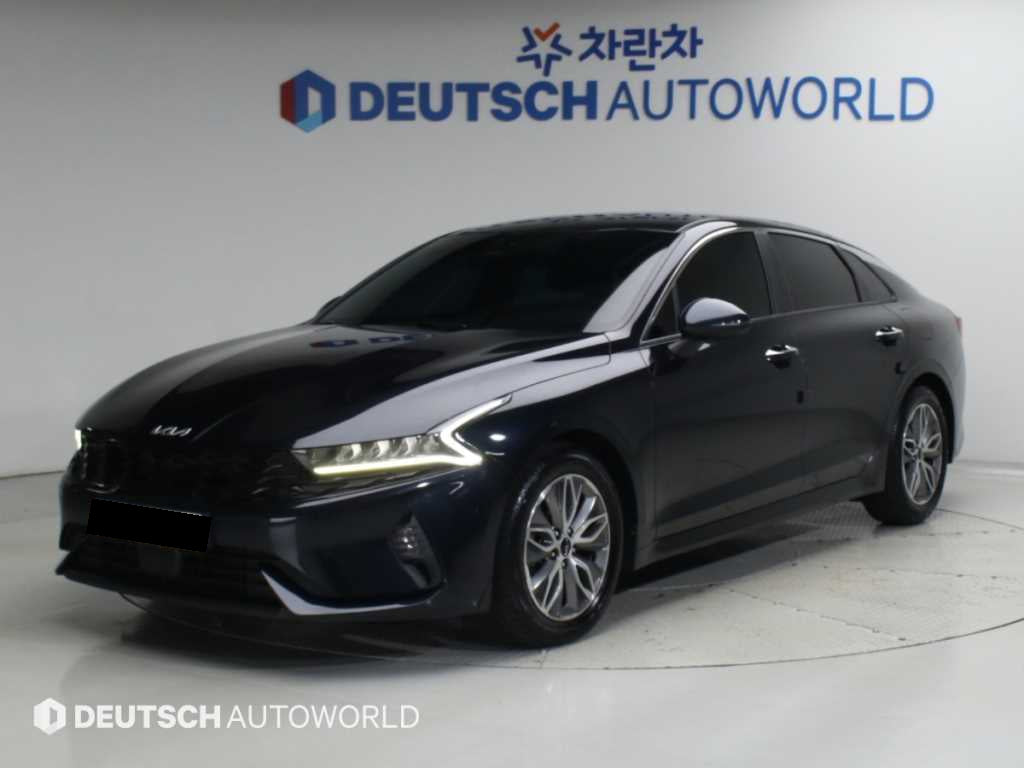 Kia K5 — photo 01