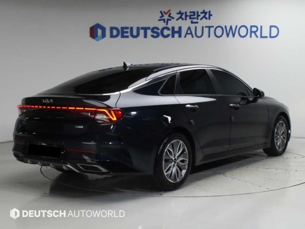 Kia K5 — photo 02