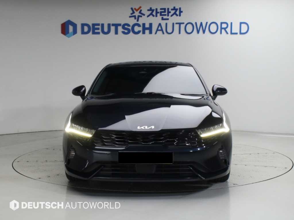 Kia K5 — photo 03