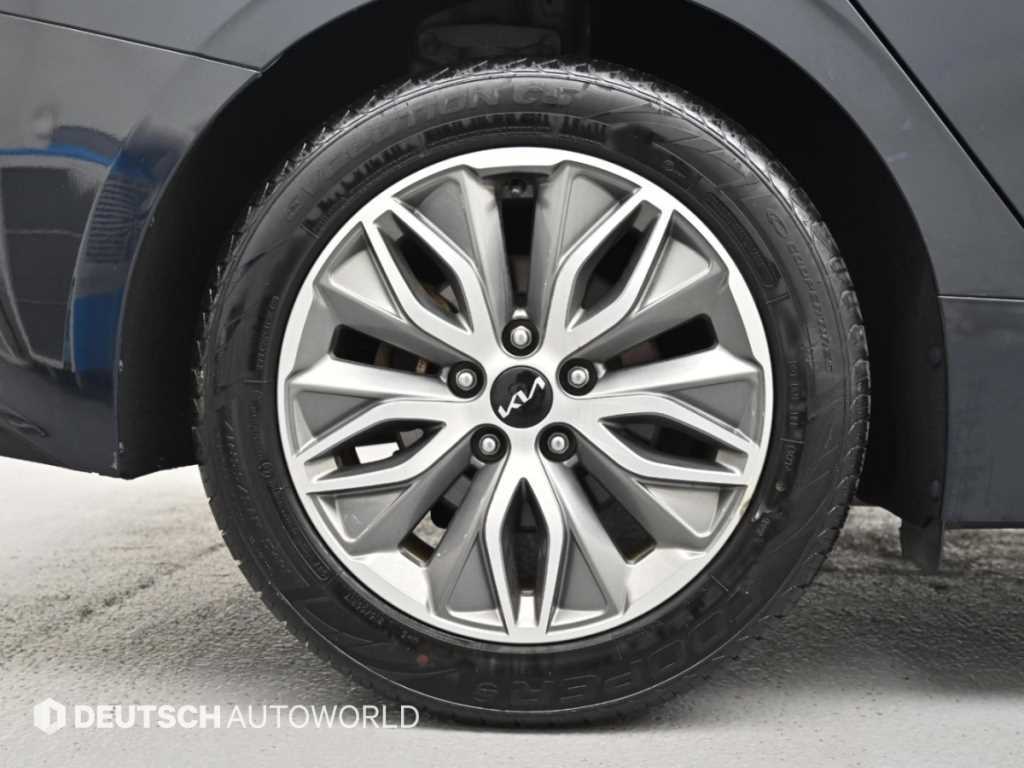Kia K5 — photo 05