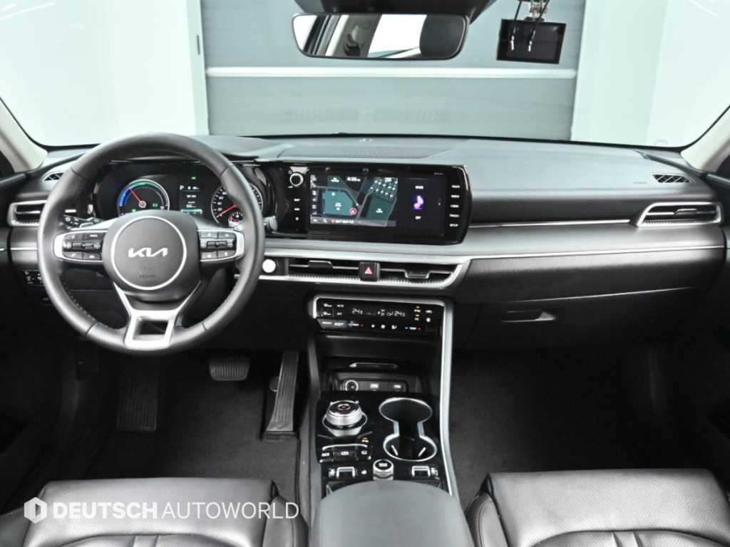 Kia K5 — photo 07