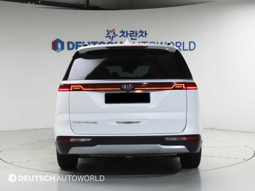 Kia Carnival — photo 04
