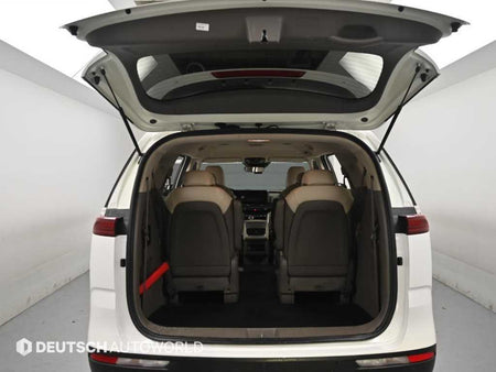 Kia Carnival — photo 05