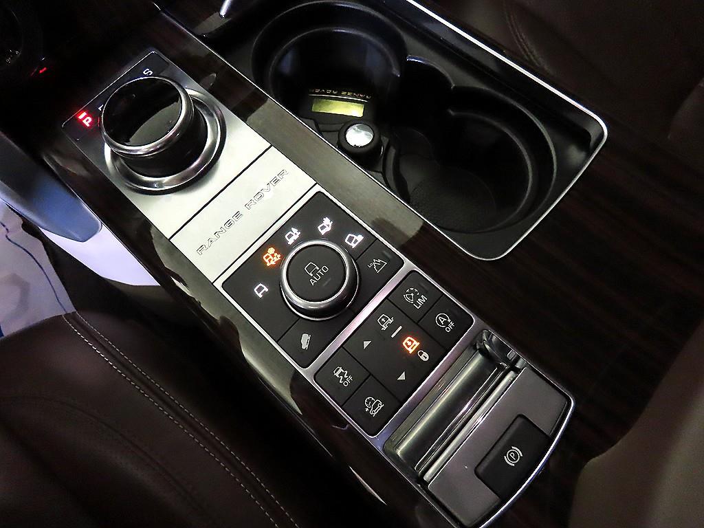 Land Rover Range Rover — photo 12