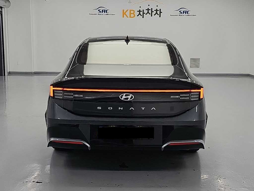 Hyundai Sonata — photo 03
