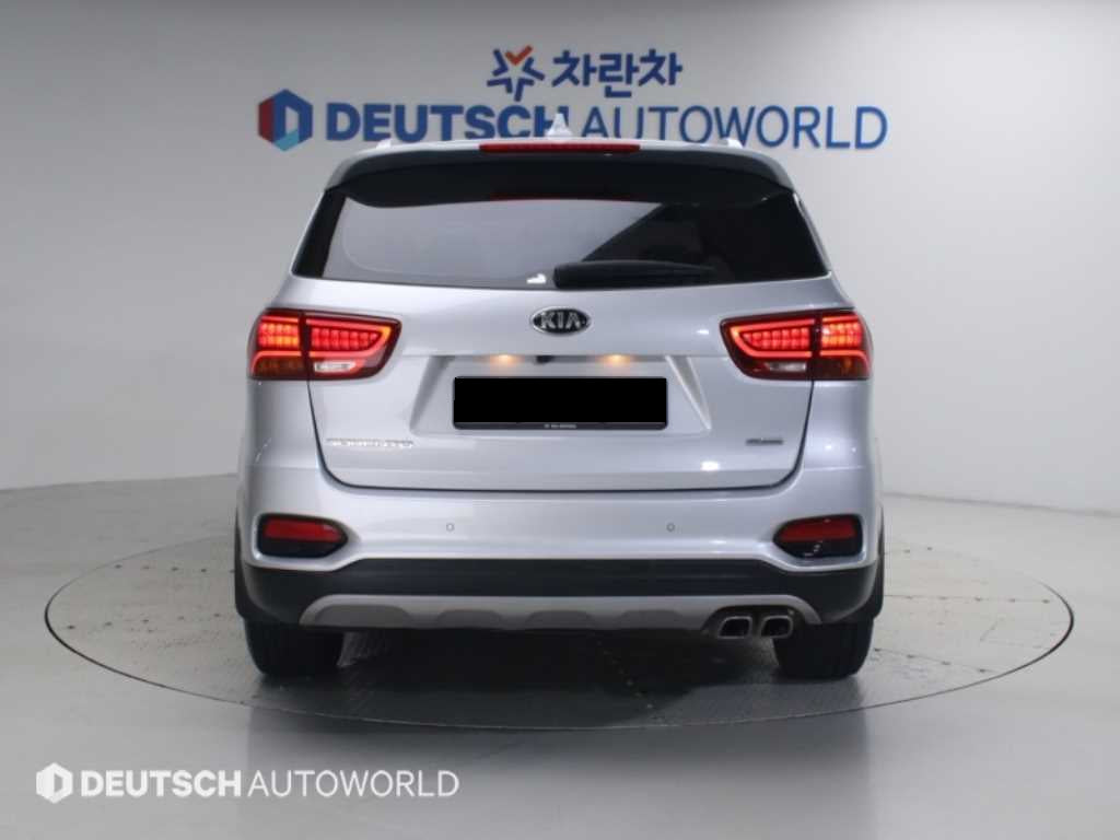Kia Sorento — photo 04