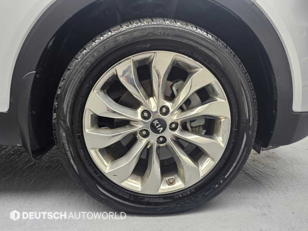 Kia Sorento — photo 05
