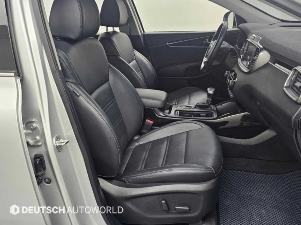 Kia Sorento — photo 10