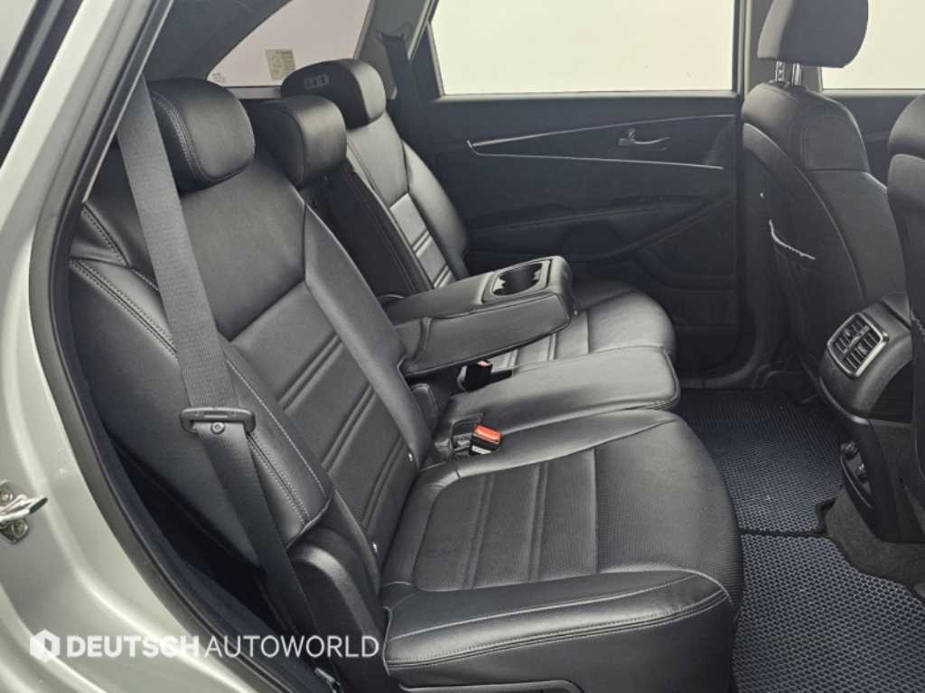 Kia Sorento — photo 12