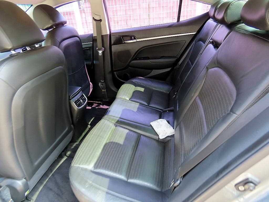 Hyundai Avante — photo 06