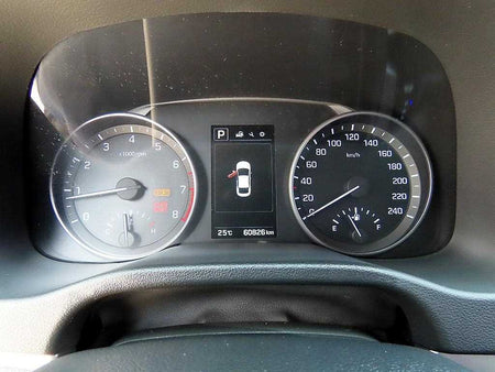 Hyundai Avante — photo 09