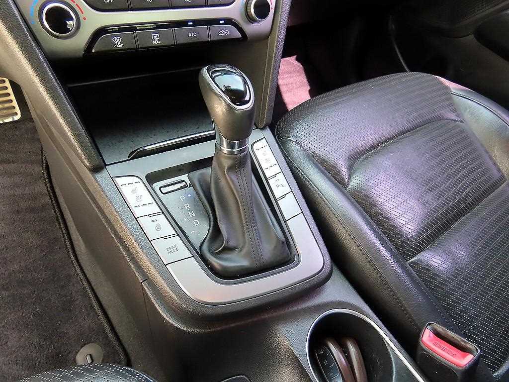 Hyundai Avante — photo 10