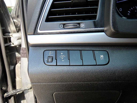 Hyundai Avante — photo 12