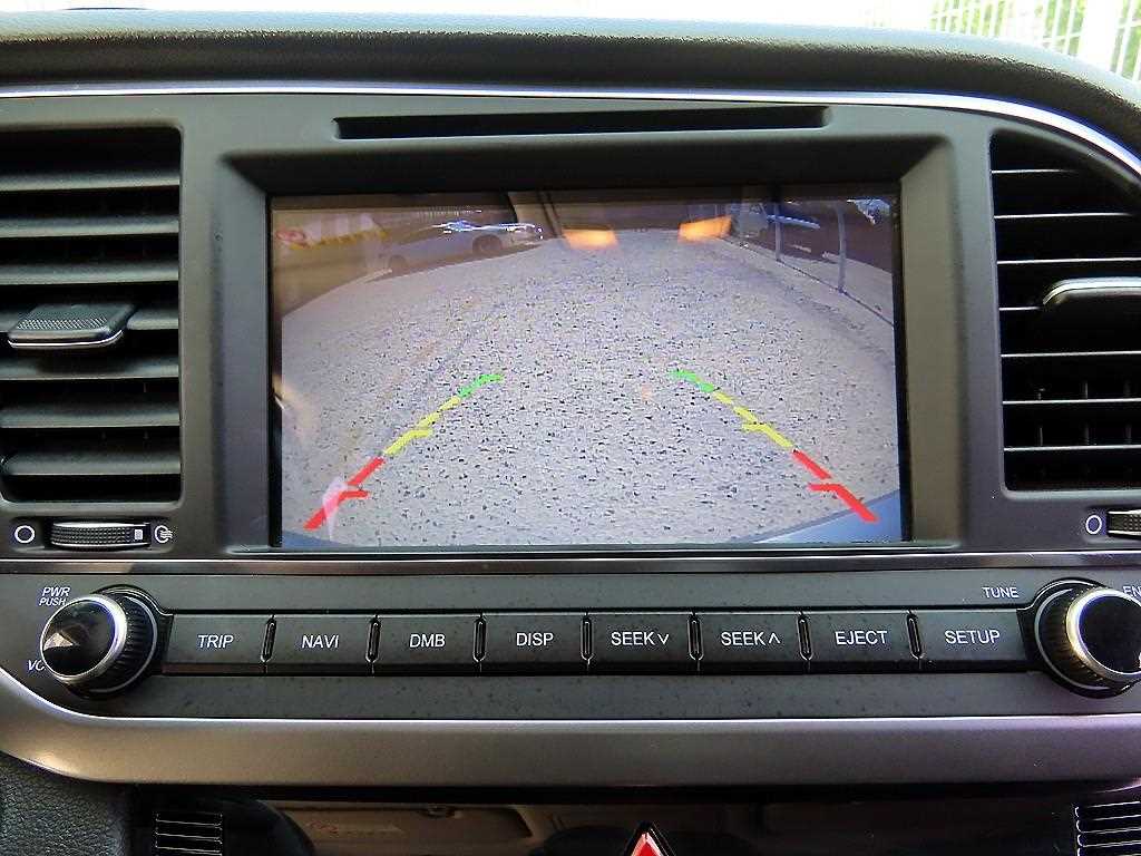 Hyundai Avante — photo 16