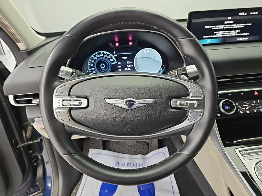 Genesis GV80 — photo 09