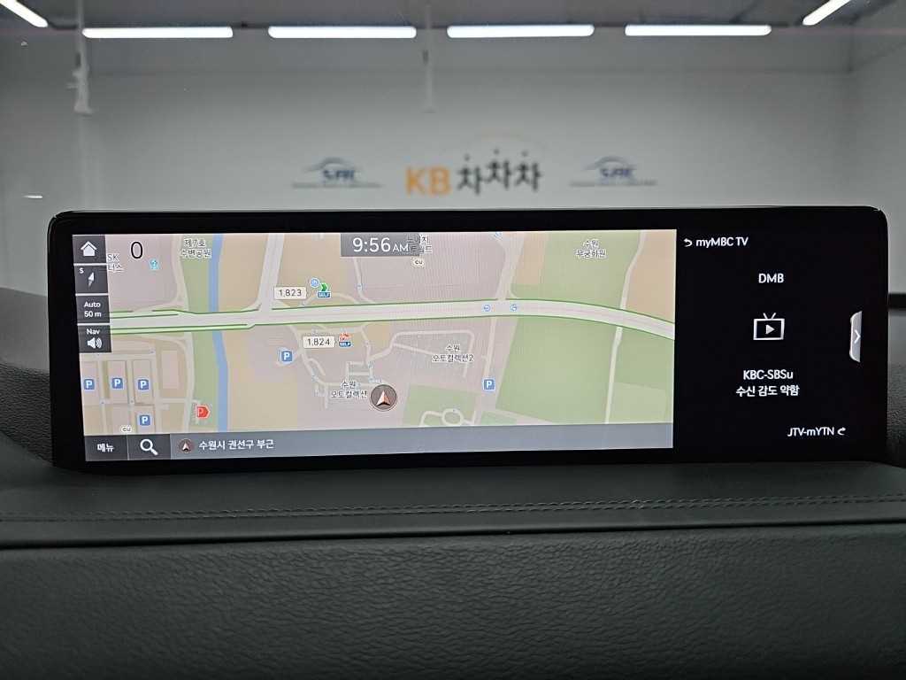 Genesis GV80 — photo 14