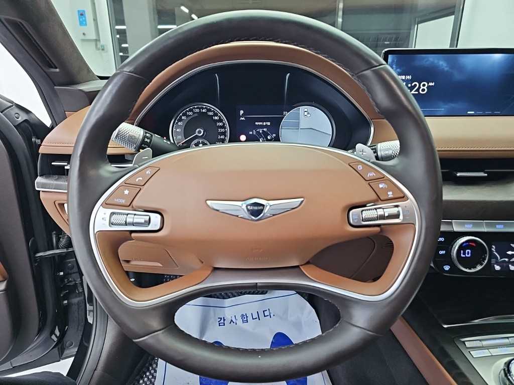 Genesis G80 — photo 09