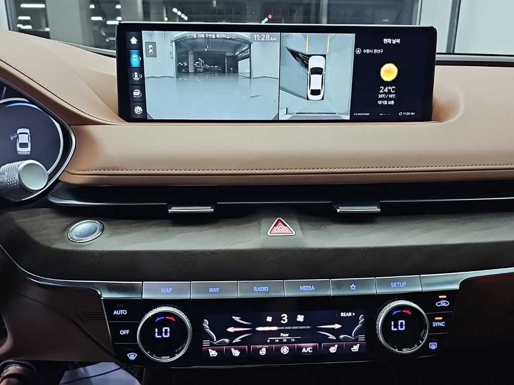 Genesis G80 — photo 10
