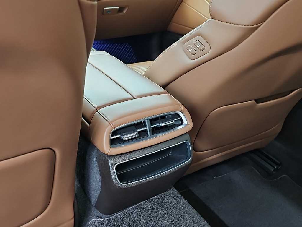 Genesis G80 — photo 13