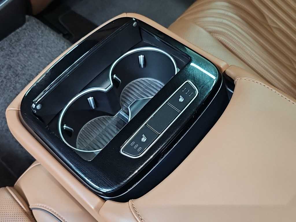 Genesis G80 — photo 14