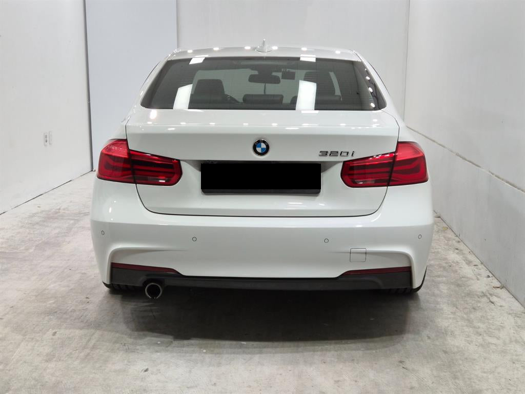 BMW 3-Series — photo 03