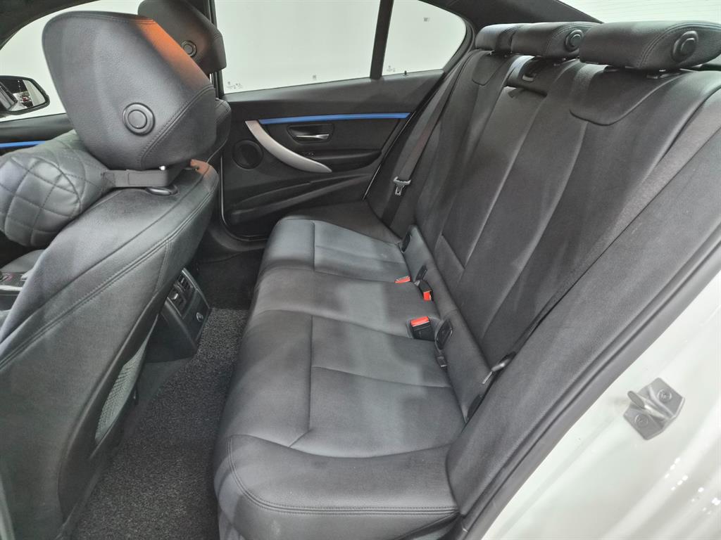 BMW 3-Series — photo 05