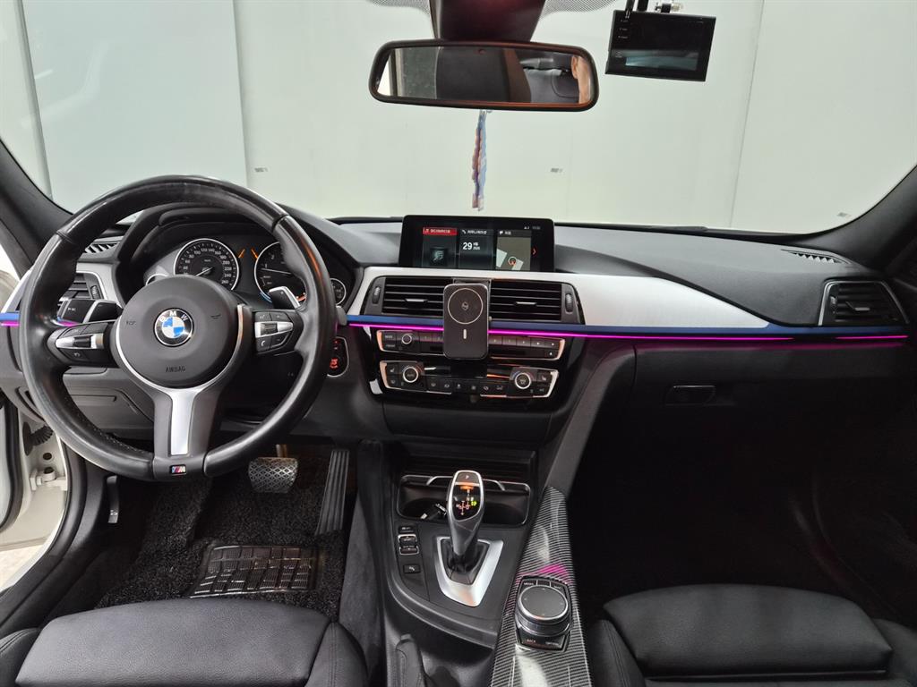 BMW 3-Series — photo 06
